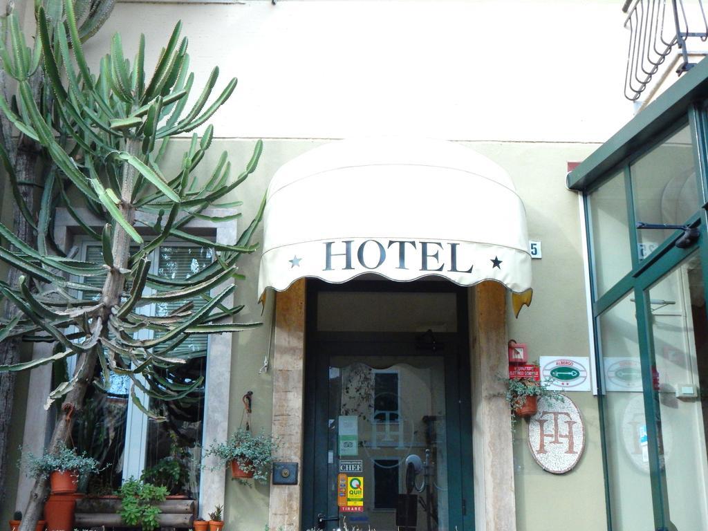 Albergo Torino Albenga Extérieur photo